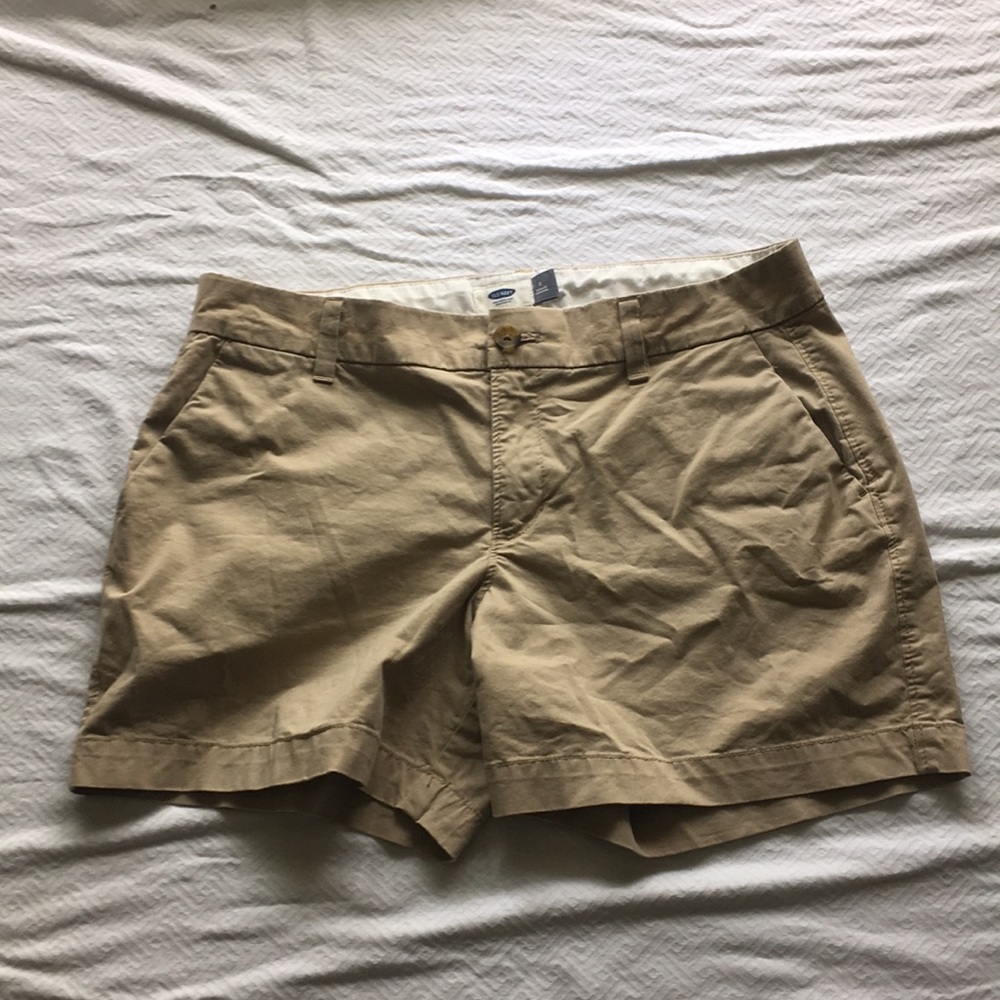 Old Navy khaki shorts 8